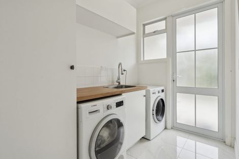 Photo of property in 27 Almond Grove, Greenhithe, Auckland, 0632