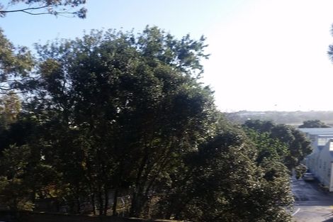 Photo of property in 8/16 Rutland Road, Stanley Point, Auckland, 0624