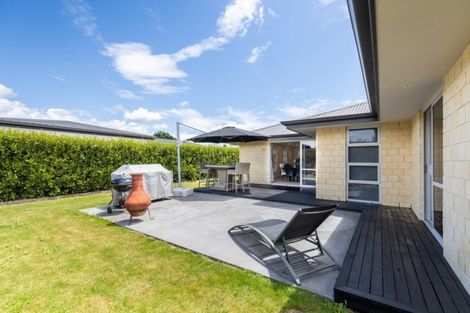 Photo of property in 8 Kitakita Grove, Motueka, 7120