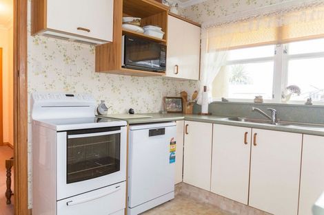 Photo of property in 43 Guy Street, Dannevirke, 4930