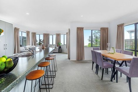 Photo of property in 52 Miles Crescent, Newlands, Wellington, 6037