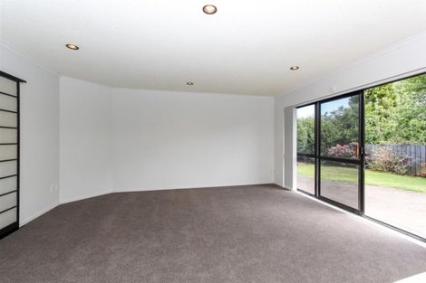 Photo of property in 1a Turakina Street, Merrilands, New Plymouth, 4312