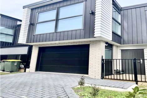 Photo of property in 12a Hewlett Road, Massey, Auckland, 0614