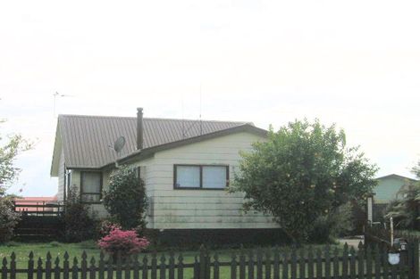 Photo of property in 8 Cedar Place, Owhata, Rotorua, 3010