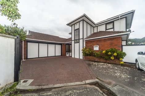 Photo of property in 2 Erskine Close, Island Bay, Wellington, 6023