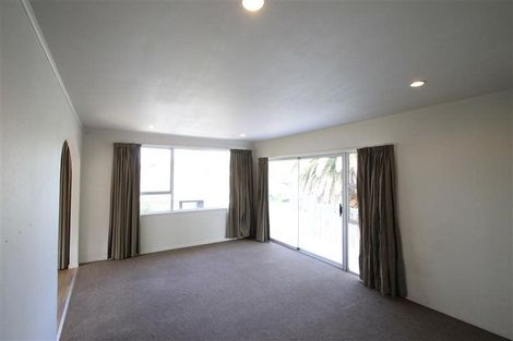 Photo of property in 82 Advene Road, Cockle Bay, Auckland, 2014