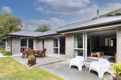 Photo of property in 69 Avoca Valley Road, Heathcote Valley, Christchurch, 8022