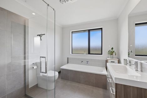 Photo of property in 49 Kanohi Road, Kaukapakapa, 0873