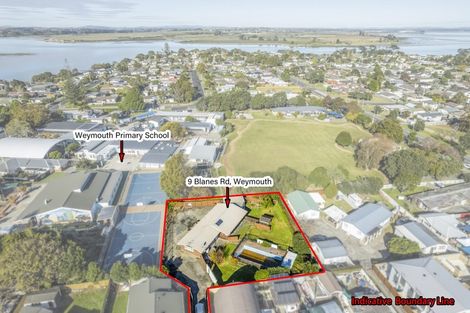 Photo of property in 9 Blanes Road, Weymouth, Auckland, 2103