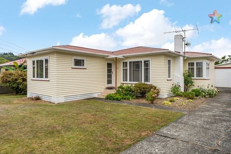 Photo of property in 4 Ashforth Street, Wainuiomata, Lower Hutt, 5014