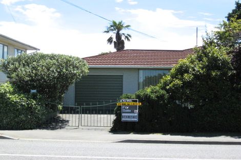 Photo of property in 17 Avonhead Road, Avonhead, Christchurch, 8042
