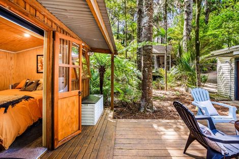 Photo of property in 227 Woodlands Park Road, Titirangi, Auckland, 0604