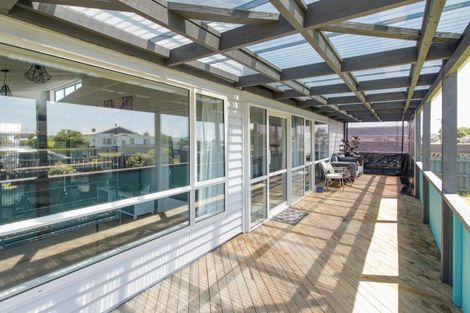 Photo of property in 16 Linklater Avenue, Foxton Beach, Foxton, 4815