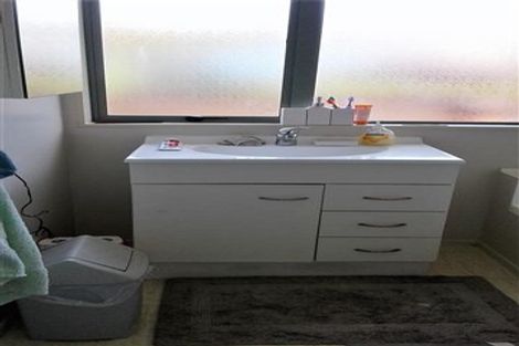 Photo of property in 8 Josie Lane, Manurewa, Auckland, 2102