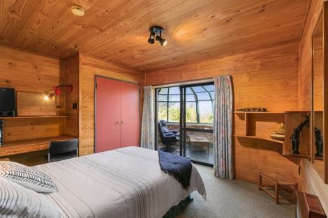 Photo of property in 266 Normandale Road, Normandale, Lower Hutt, 5010