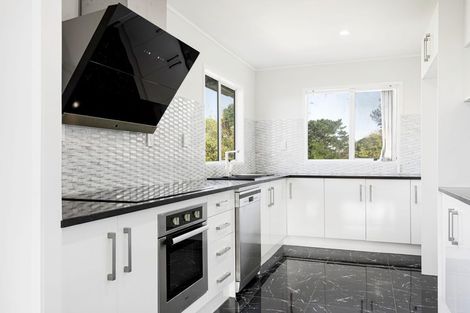 Photo of property in 22 Hartley Terrace, Massey, Auckland, 0614