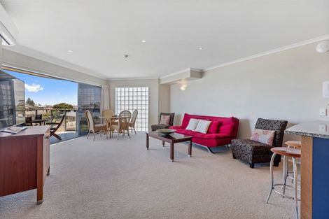 Photo of property in 409/178 Marine Parade, Mount Maunganui, 3116