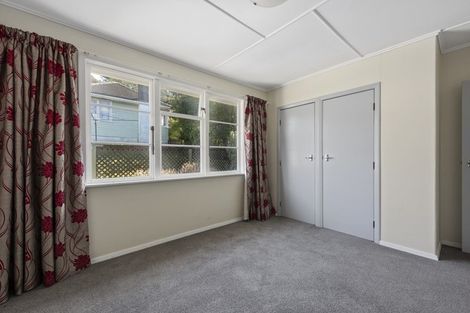 Photo of property in 15 Bird Grove, Stokes Valley, Lower Hutt, 5019