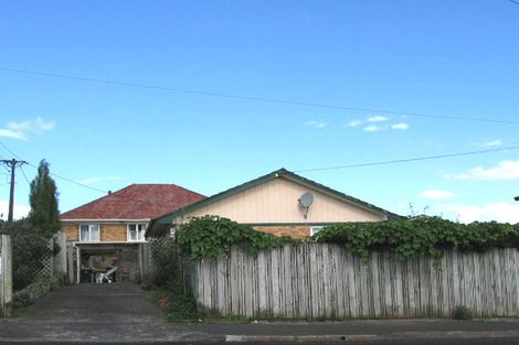 Photo of property in 1/32 Howard Road, Northcote, Auckland, 0627