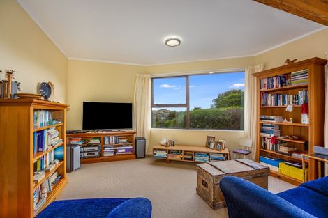 Photo of property in 18 Tremaine Place, Camborne, Porirua, 5026