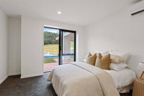 Photo of property in 10 Flowers Lane, Cracroft, Christchurch, 8022