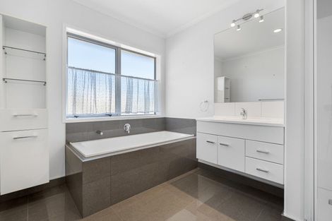 Photo of property in 105 Falcon Drive, Welcome Bay, Tauranga, 3112