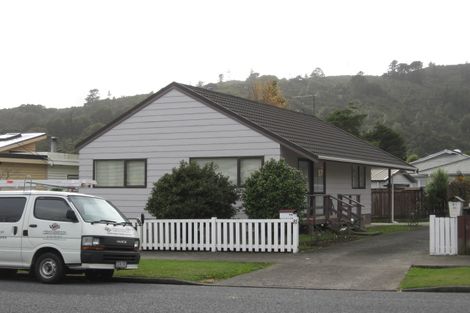 Photo of property in 2/81 Glen Road, Stokes Valley, Lower Hutt, 5019