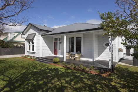 Photo of property in 11 Albert Street, Dannevirke, 4930