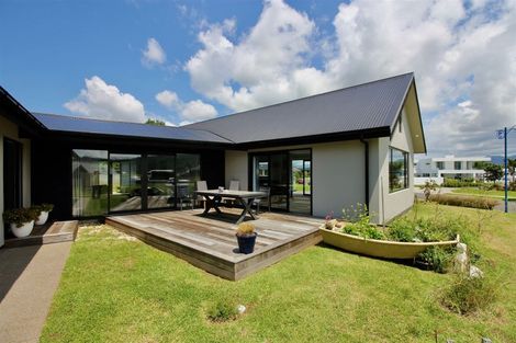 Photo of property in 70 Leeward Drive, Whitianga, 3510