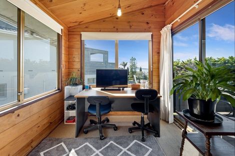 Photo of property in 19 Endymion Place, Half Moon Bay, Auckland, 2012