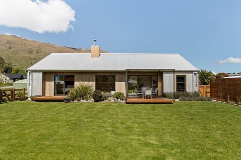 Photo of property in 5 Lakefield Close, Kingston, Athol, 9793