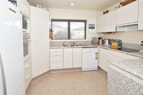 Photo of property in 63 Grosvenor Gardens, Flagstaff, Hamilton, 3210