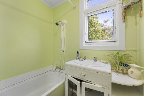 Photo of property in 10 Sandown Street, Waihola, Milton, 9073