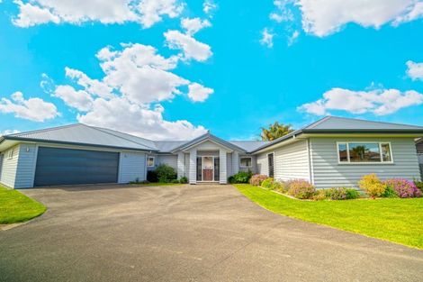 Photo of property in 24 Charteris Rise, Riverdale, Gisborne, 4010