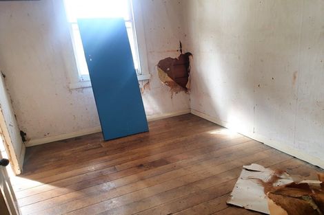 Photo of property in 30 Burns Street, Dannevirke, 4930