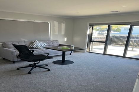 Photo of property in 35 Farnworth Terrace, Glenside, Wellington, 6037