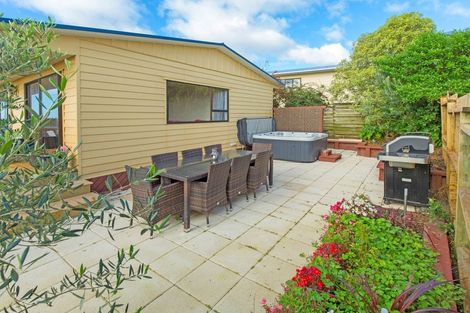 Photo of property in 8b Ladies Mile, Manly, Whangaparaoa, 0930