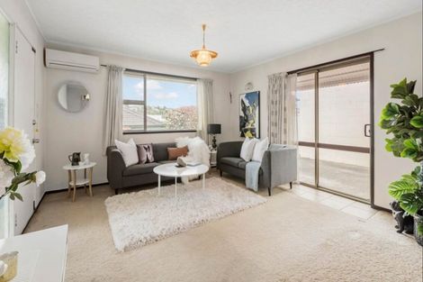 Photo of property in 1/11 Thornton Road, Milford, Auckland, 0620