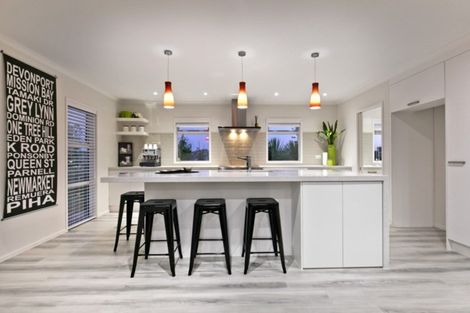 Photo of property in 5 Tuatini Place, Long Bay, Auckland, 0630