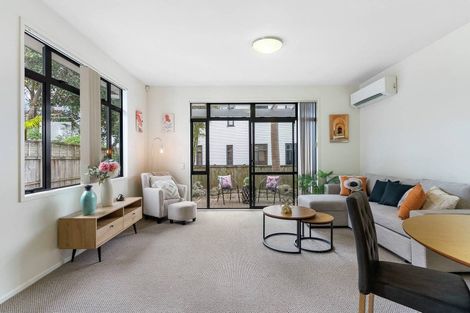 Photo of property in 118/2 Armoy Drive, East Tamaki, Auckland, 2016