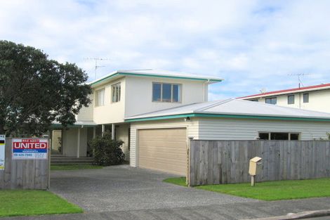 Photo of property in 42 Kauri Crescent, Snells Beach, 0920