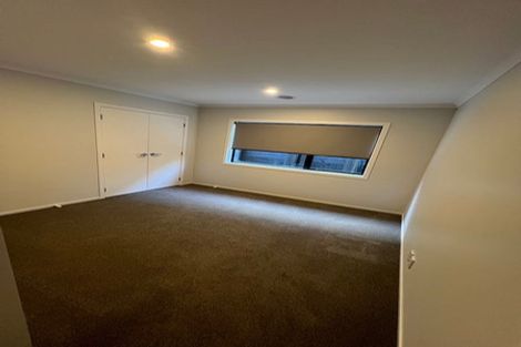 Photo of property in 35 Farnworth Terrace, Glenside, Wellington, 6037