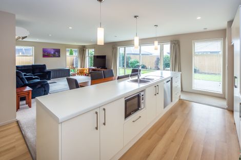 Photo of property in 12 Richmond Avenue, Halswell, Christchurch, 8025