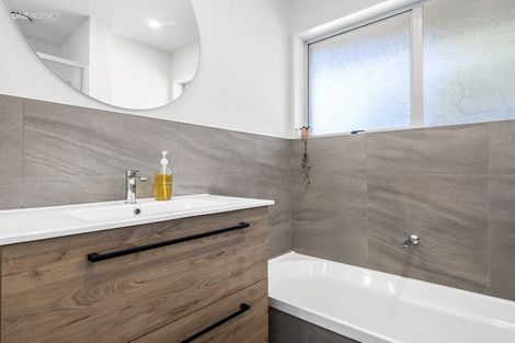 Photo of property in 18 Kalmia Place, Kaiapoi, 7630