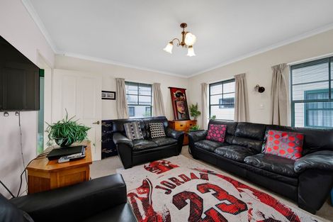 Photo of property in 4/70-76 Whiteley Street, Moturoa, New Plymouth, 4310