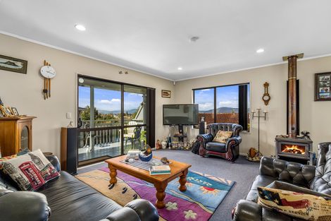 Photo of property in 3a Hawk Place, Selwyn Heights, Rotorua, 3015