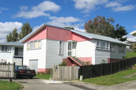 Photo of property in 32 Speargrass Grove, Timberlea, Upper Hutt, 5018