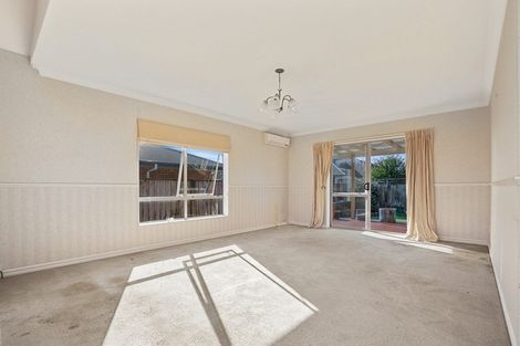 Photo of property in 12 Lucombe Place, Cambridge, 3434