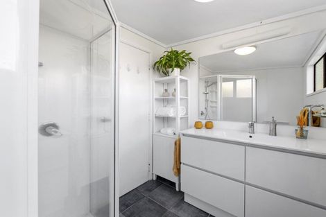 Photo of property in 40 Corinna Street, Welcome Bay, Tauranga, 3112