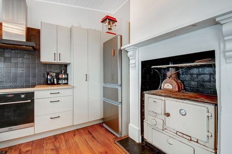 Photo of property in 31 Garfield Road, Helensville, 0800